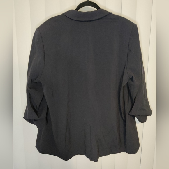 NWT Michael Kors Black Blazer with quarter sleeve size 20 wide - Picture 2 of 3